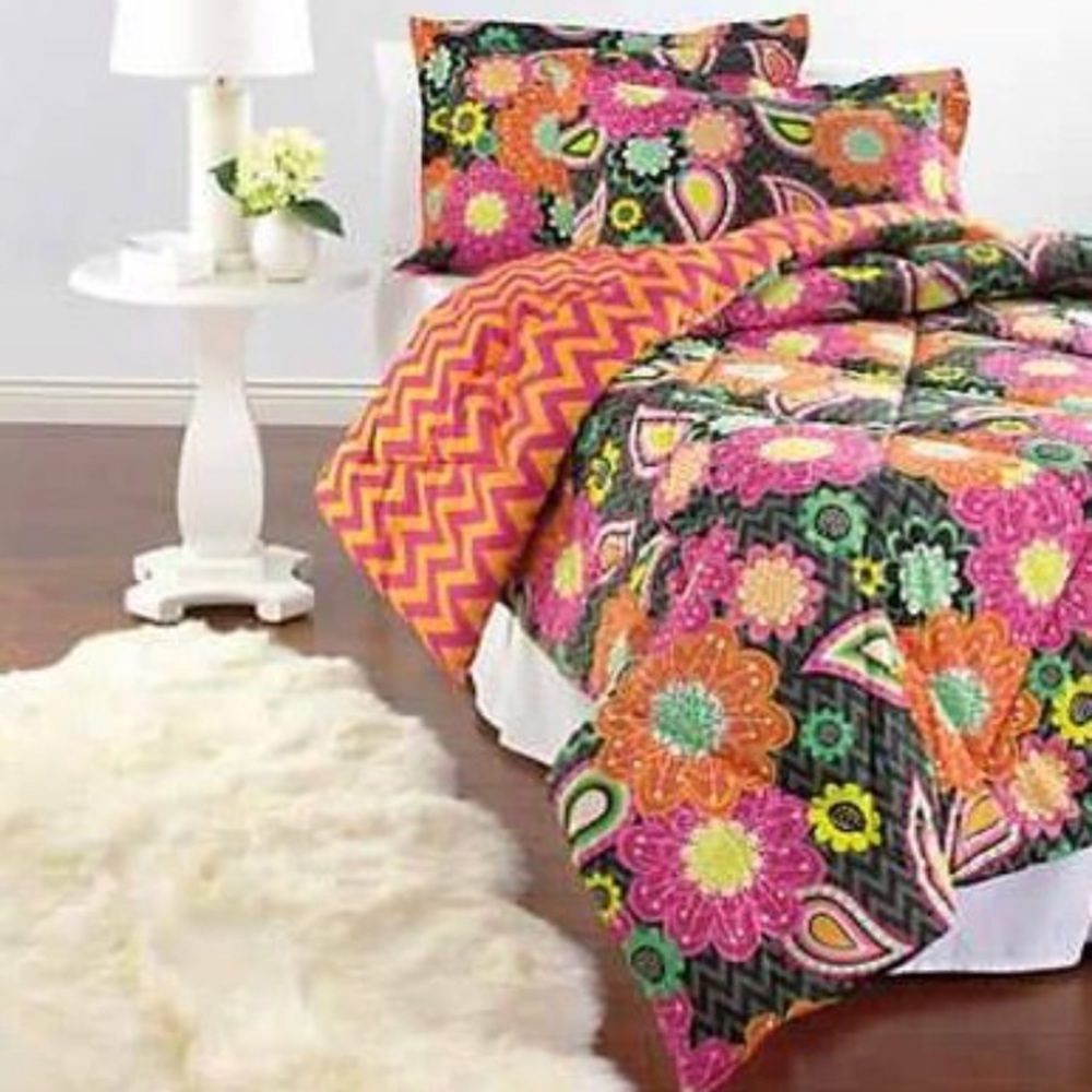Vera Bradley Twin/Twin XL Reversible Comforter Set
